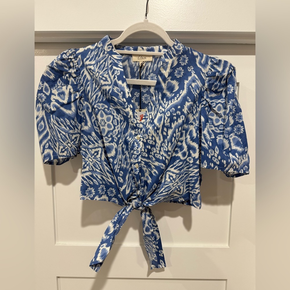 Elan Cropped Tie Front Top.  Size Small